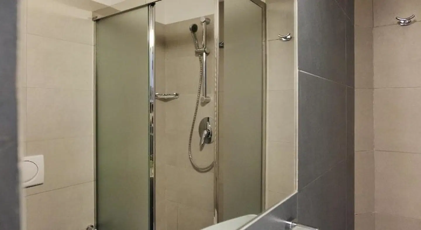 Hotel St. Pierre BATHROOM