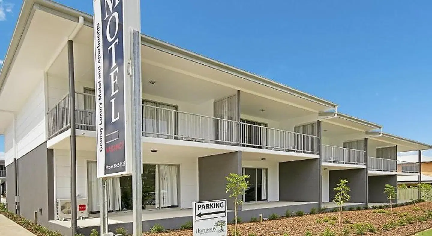 Cooroy Luxury Motel Apartments EXTERIOR