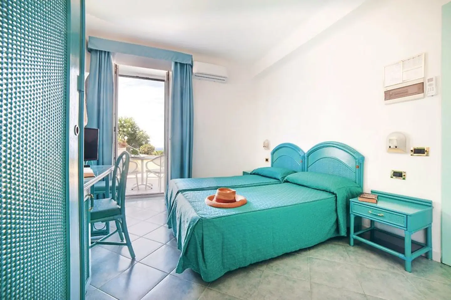 Capizzo ROOM_EXAMPLE