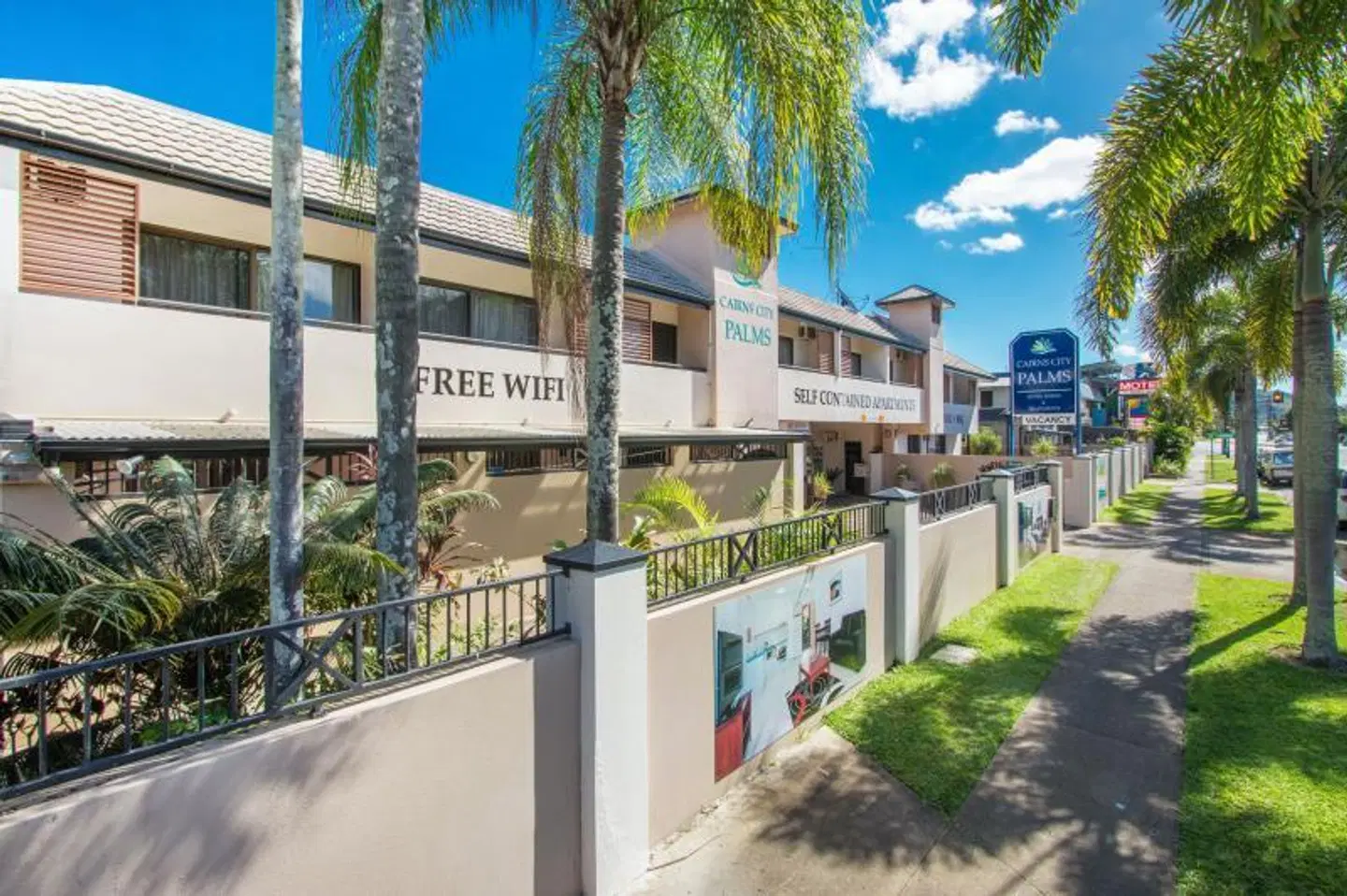 Cairns City Palms (ex High Chaparral Motel) EXTERIOR