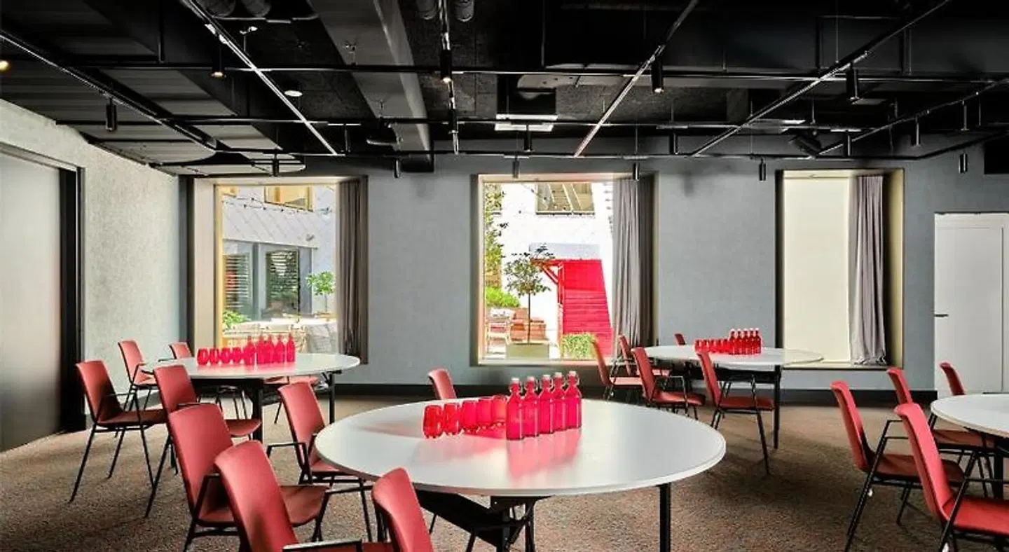 Radisson RED Vienna BAR