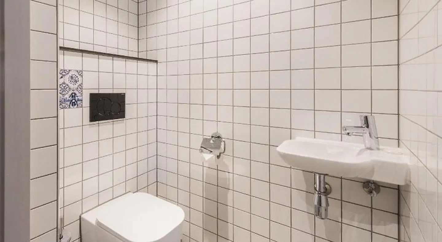 Urban Lodge Hotel BATHROOM