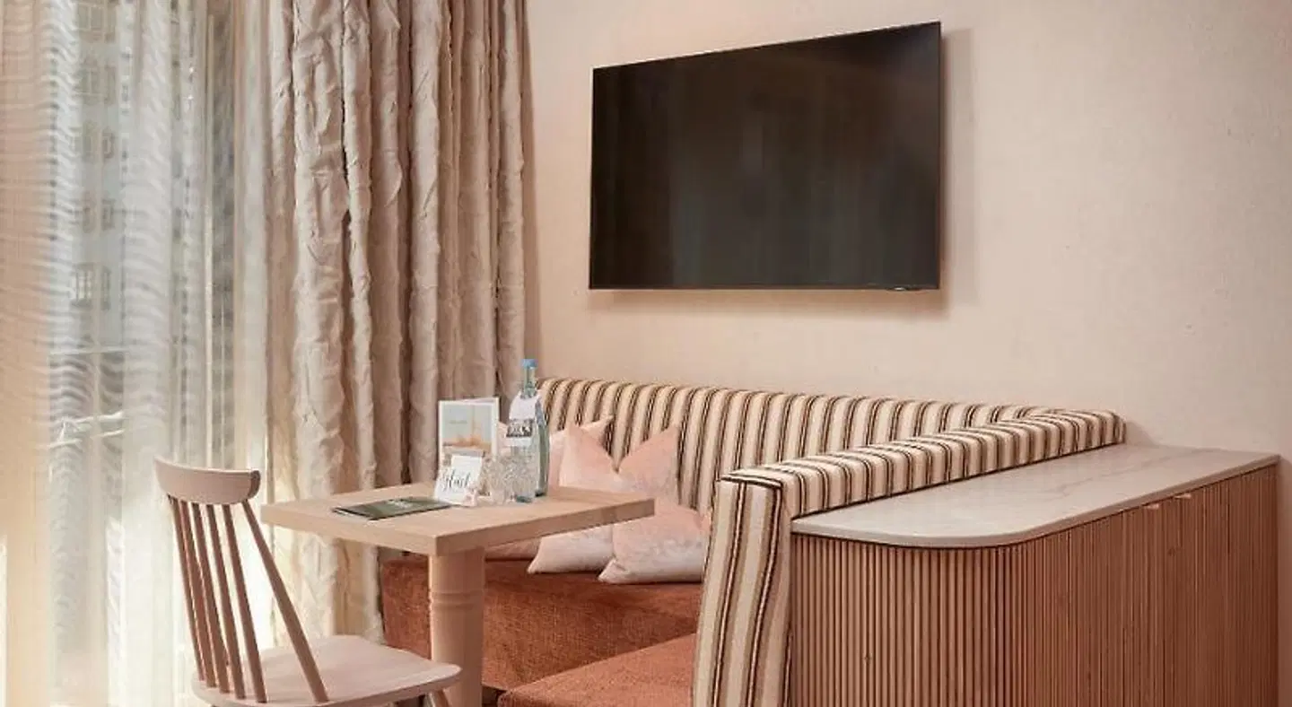 Hotel Neue Post ROOM_EXAMPLE