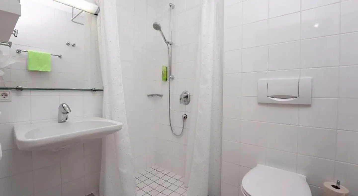 Hotel Heffterhof BATHROOM