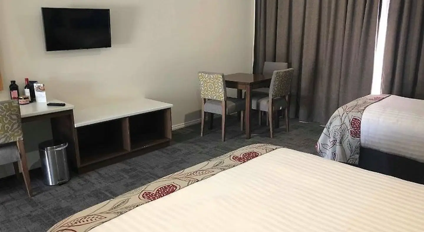 Young Federation Motor Inn ROOM_EXAMPLE
