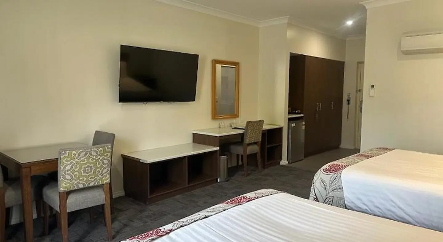 Young Federation Motor Inn ROOM_EXAMPLE