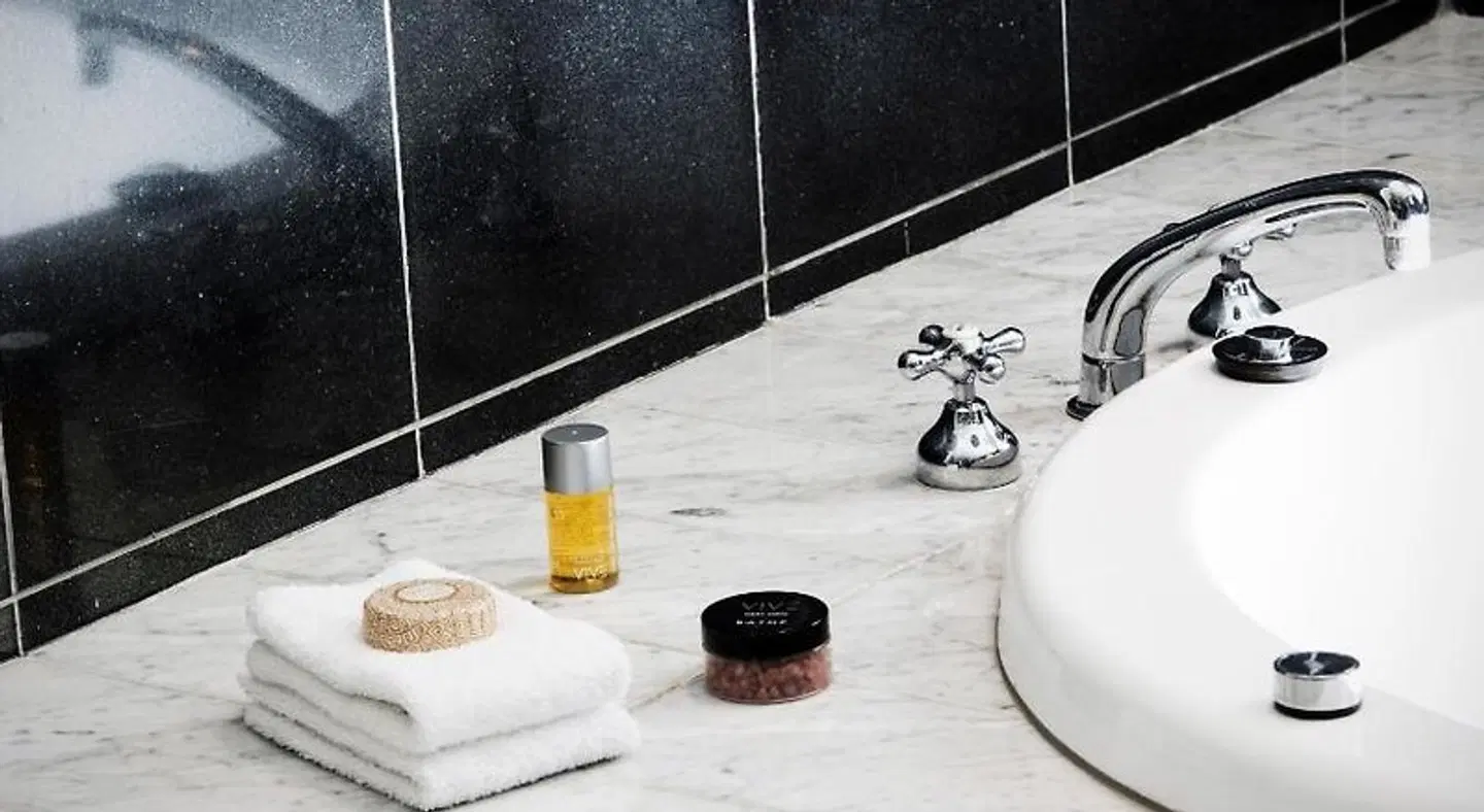 Hyatt Hotel Canberra - A Park Hyatt Hotel BATHROOM