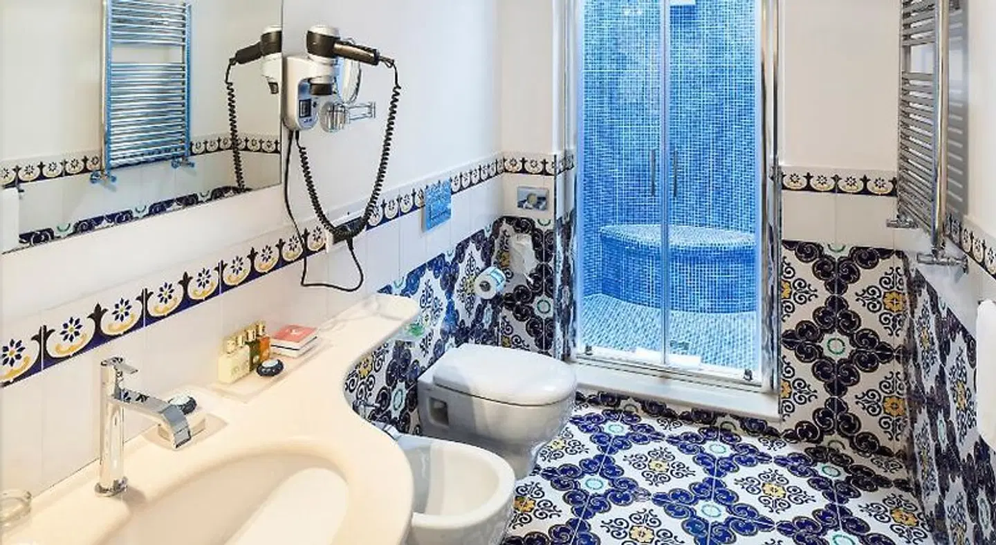 San Montano Resort & SPA BATHROOM