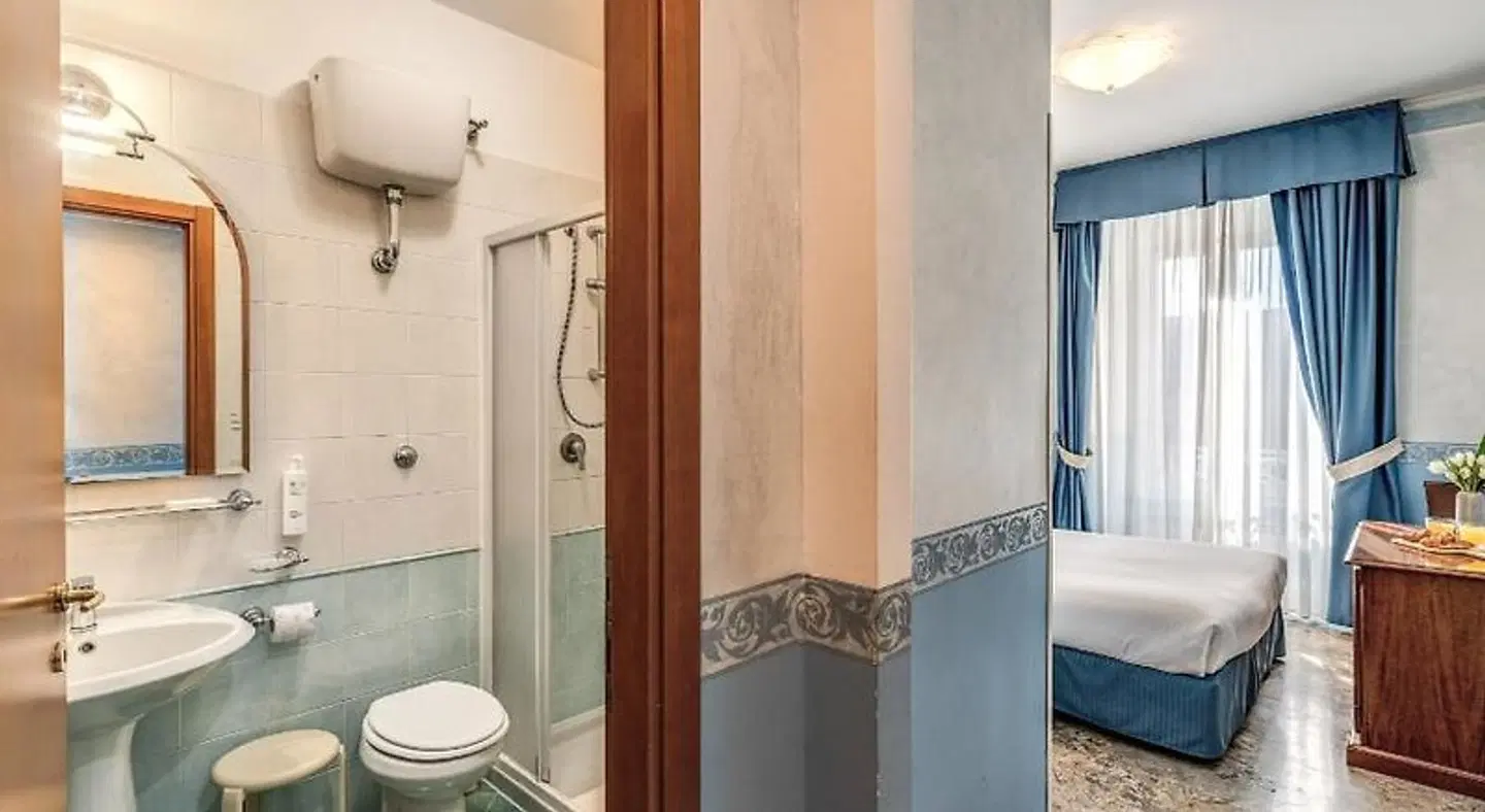 Orazia Hotel BATHROOM