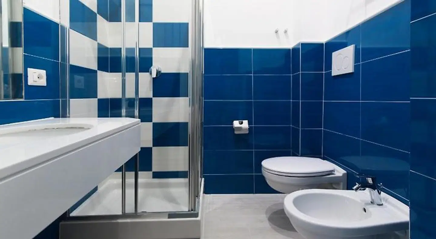 Hotel Crawford BATHROOM