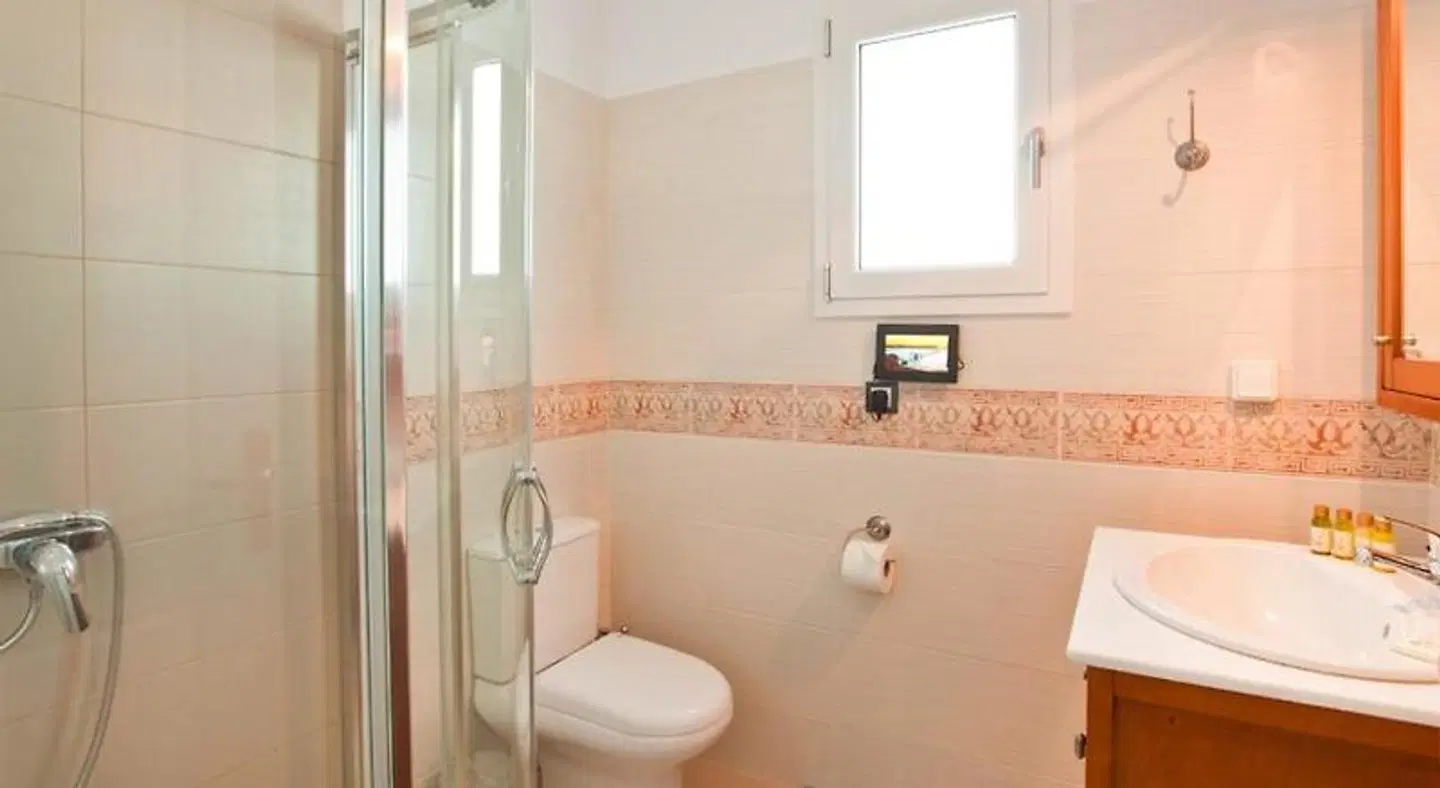 Miland Suites BATHROOM