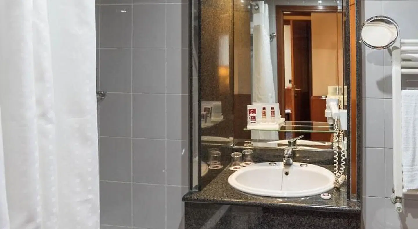 SHG Hotel Catullo Verona BATHROOM