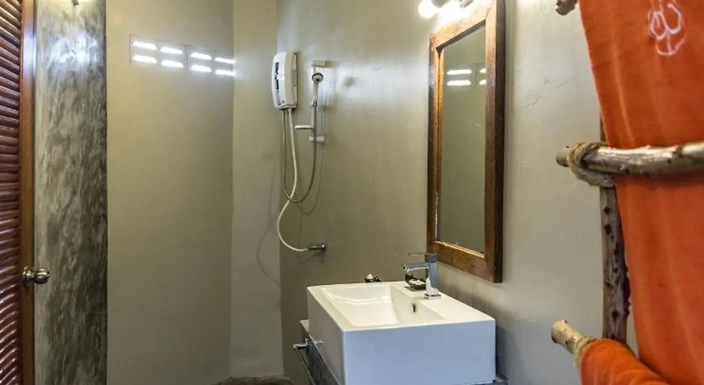 Secret Garden Beach Resort BATHROOM