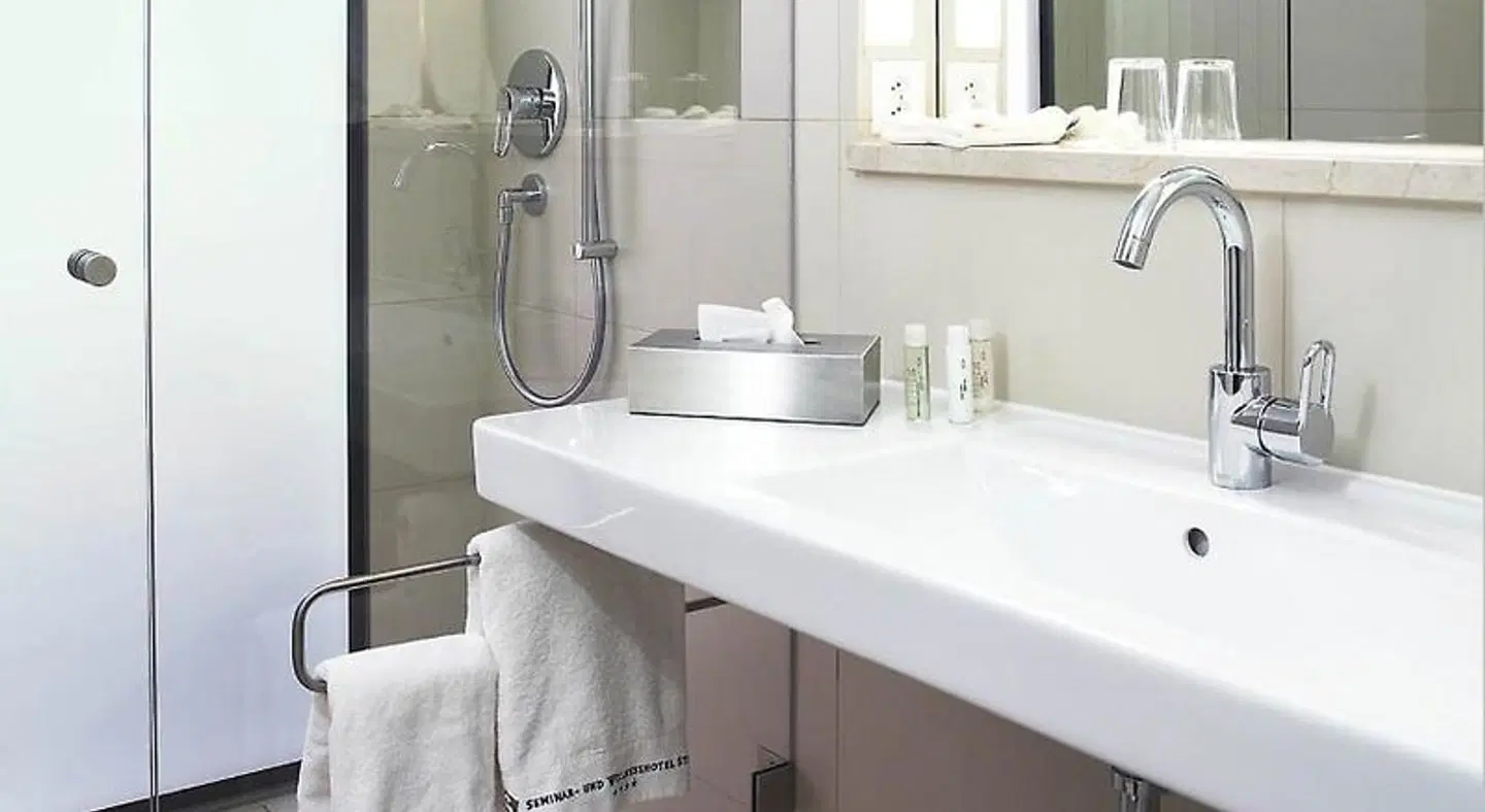 Wellness Hotel Stoos BATHROOM