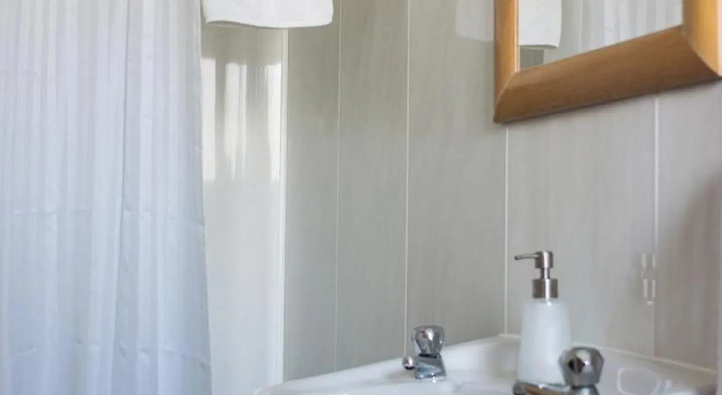 Grove House Bed & Breakfast BATHROOM