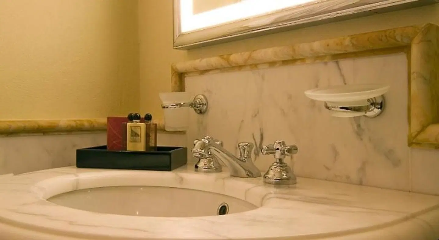 Santa Maria Novella BATHROOM