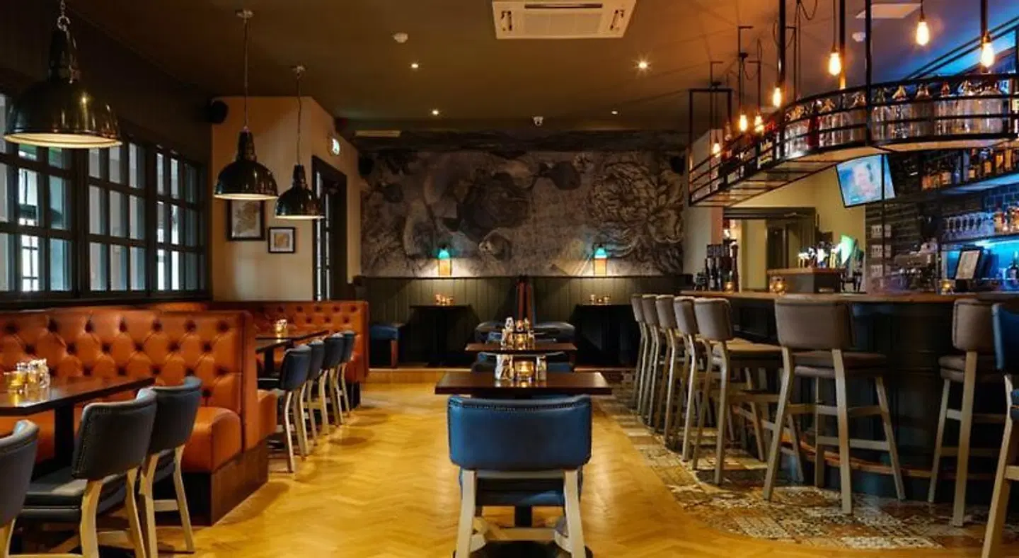 The Ashe Hotel BAR