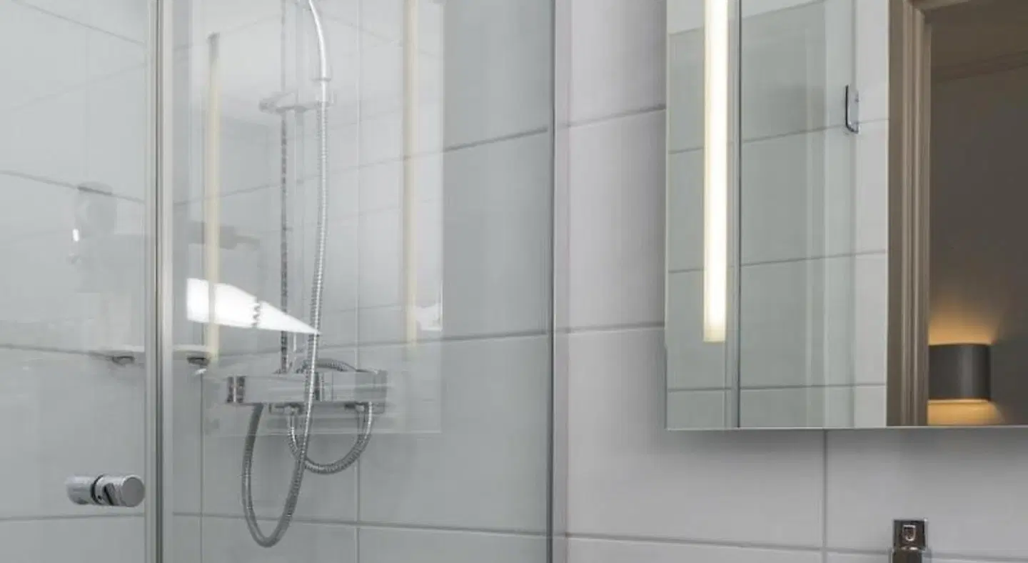 Couvent du Franciscain BATHROOM