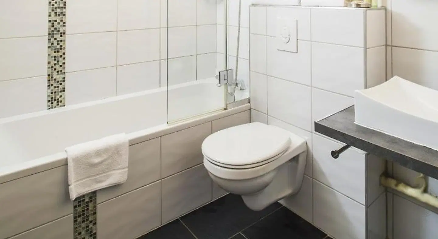 Couvent du Franciscain BATHROOM