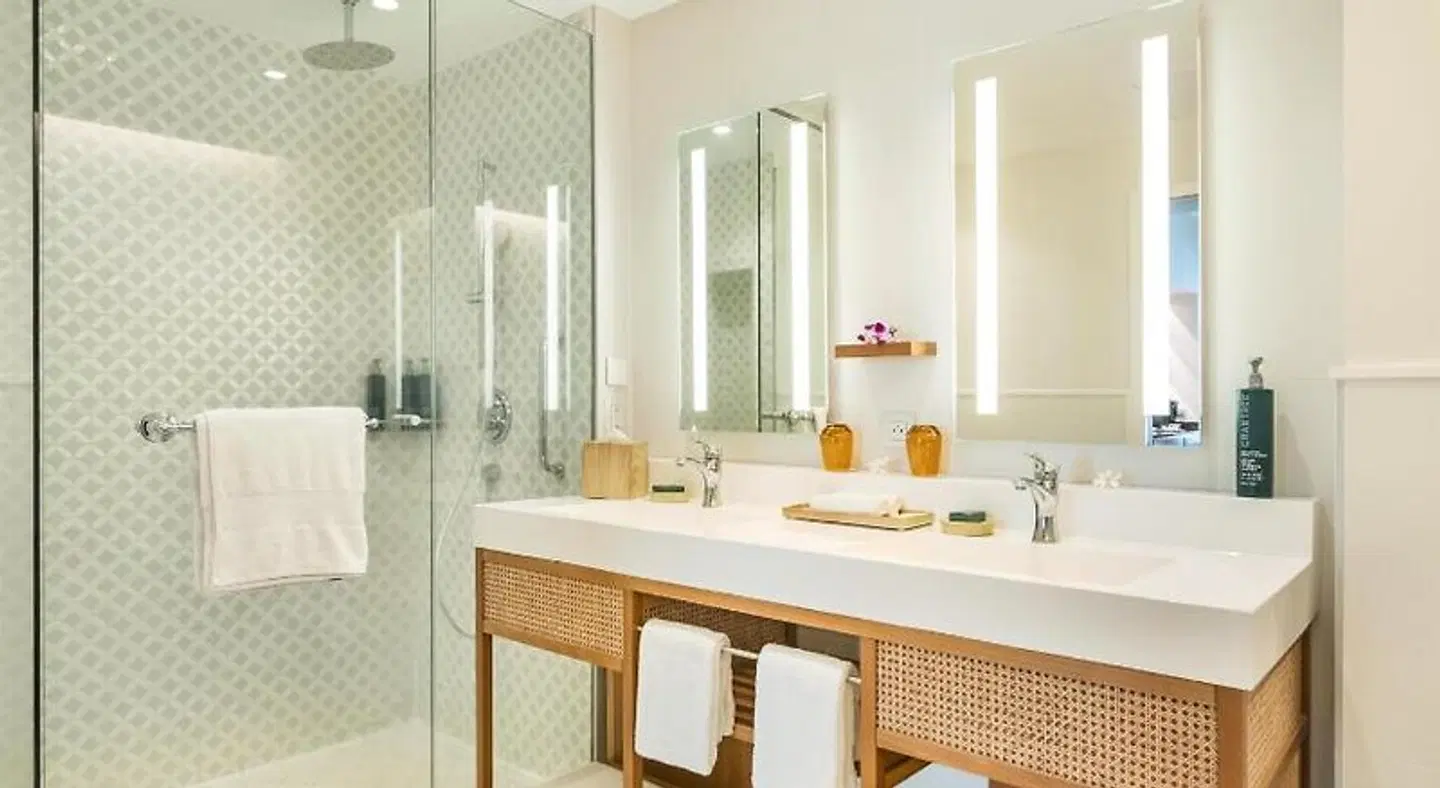 Hilton Hotel Tahiti BATHROOM