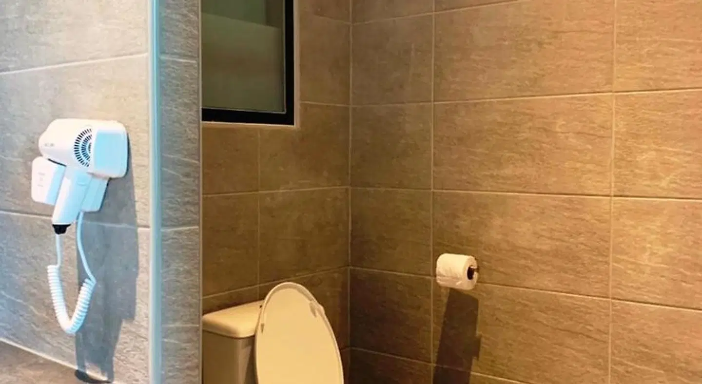 Bhuvarin Resort BATHROOM