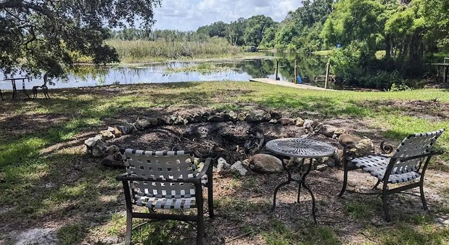 Lakeside Vacations LANDSCAPE