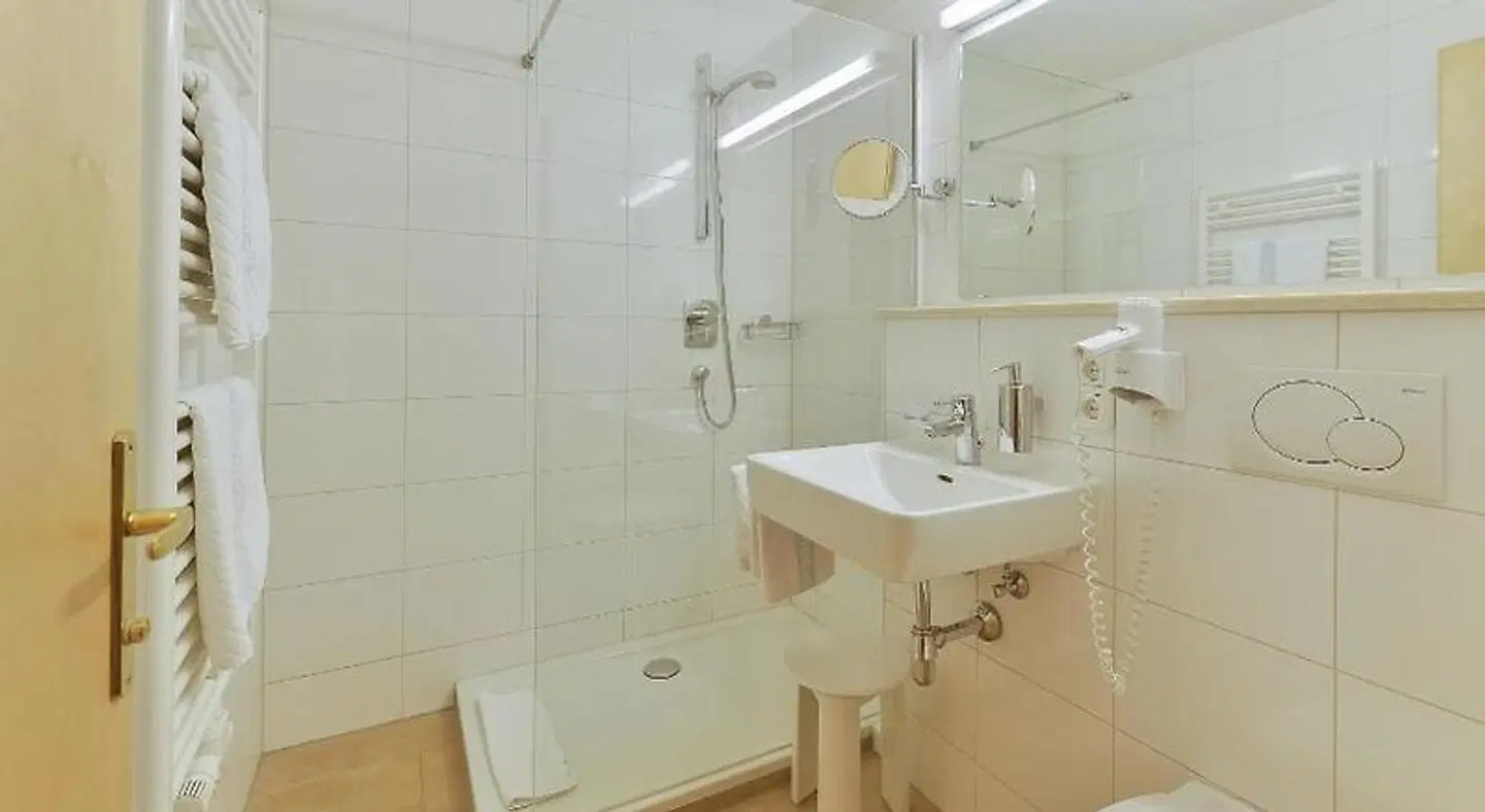 Berghotel Madlener BATHROOM