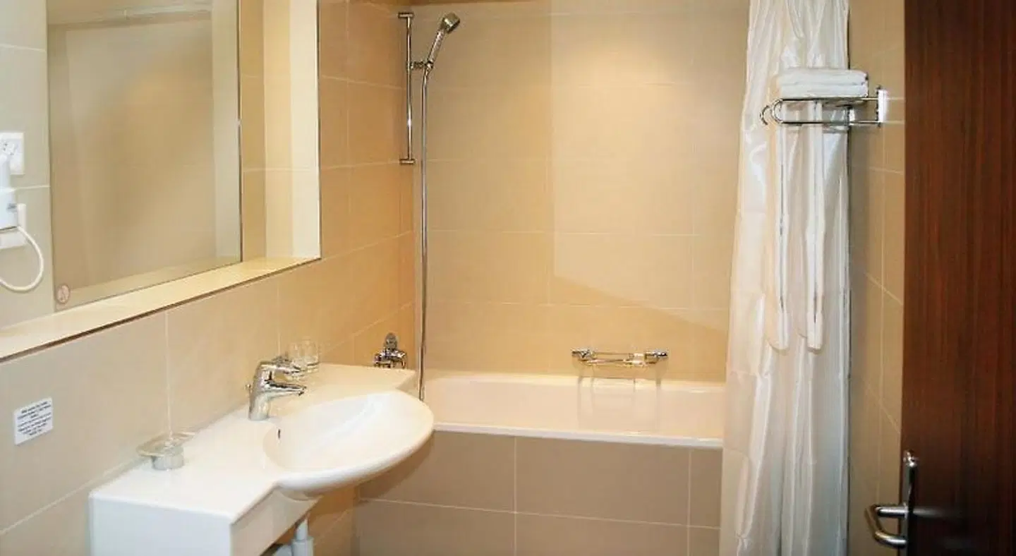 Höri INN BATHROOM
