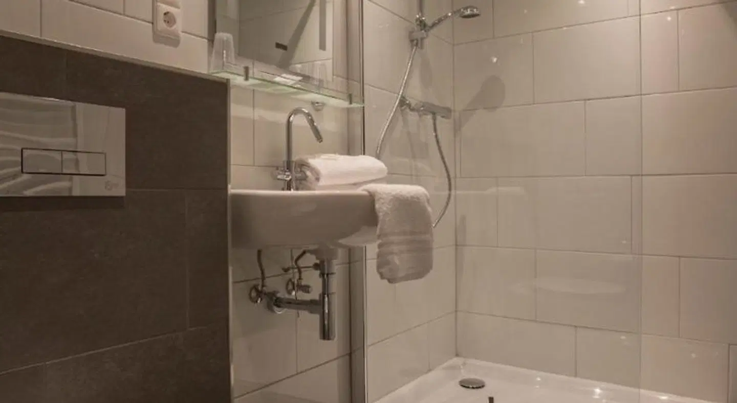 Eperland BATHROOM