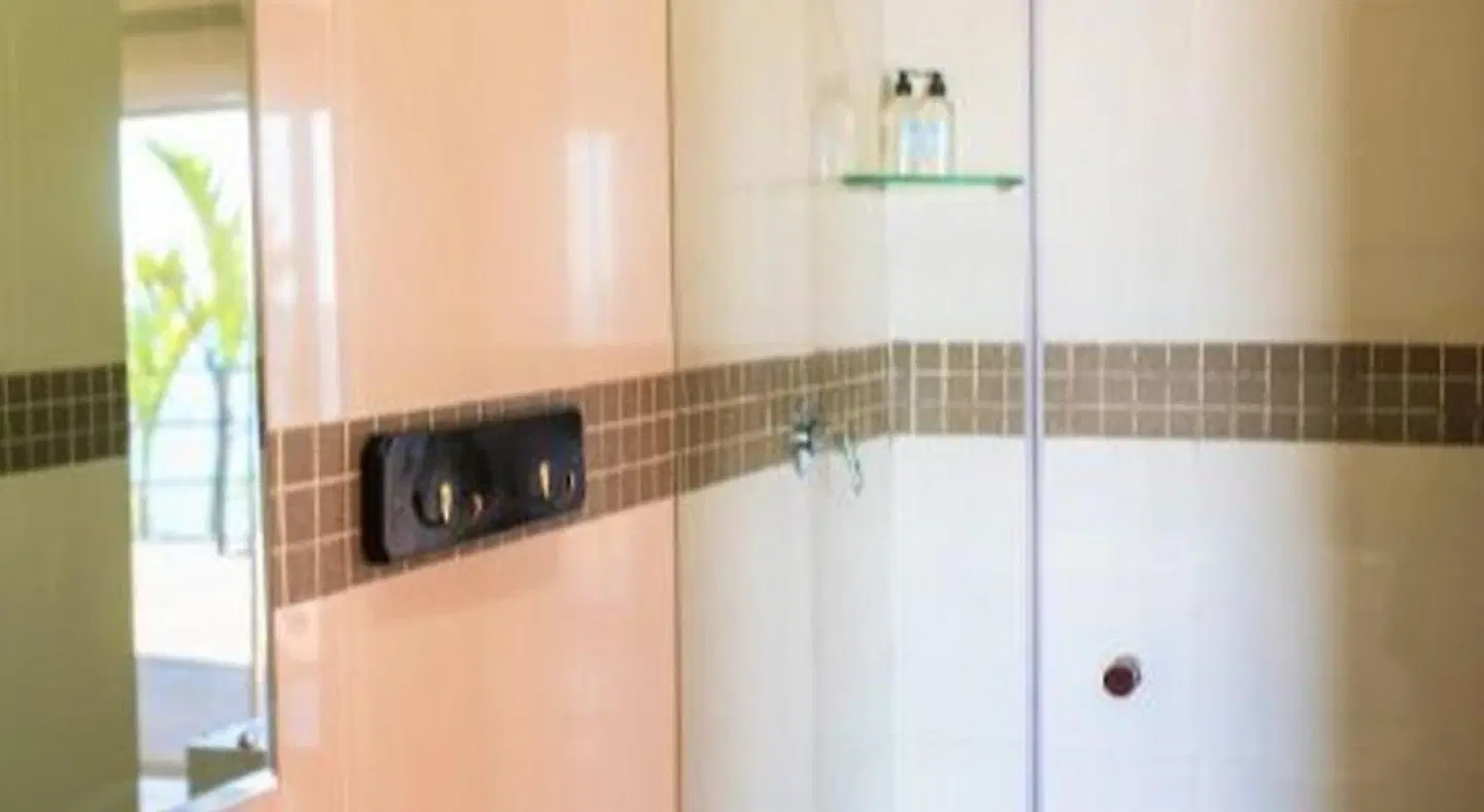 The Tides Inn BATHROOM