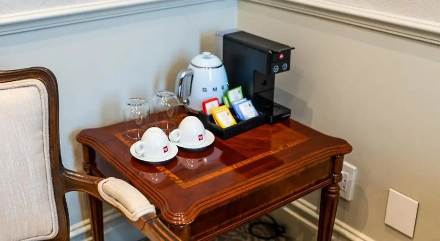 Monarch Hotel ROOM_EXAMPLE