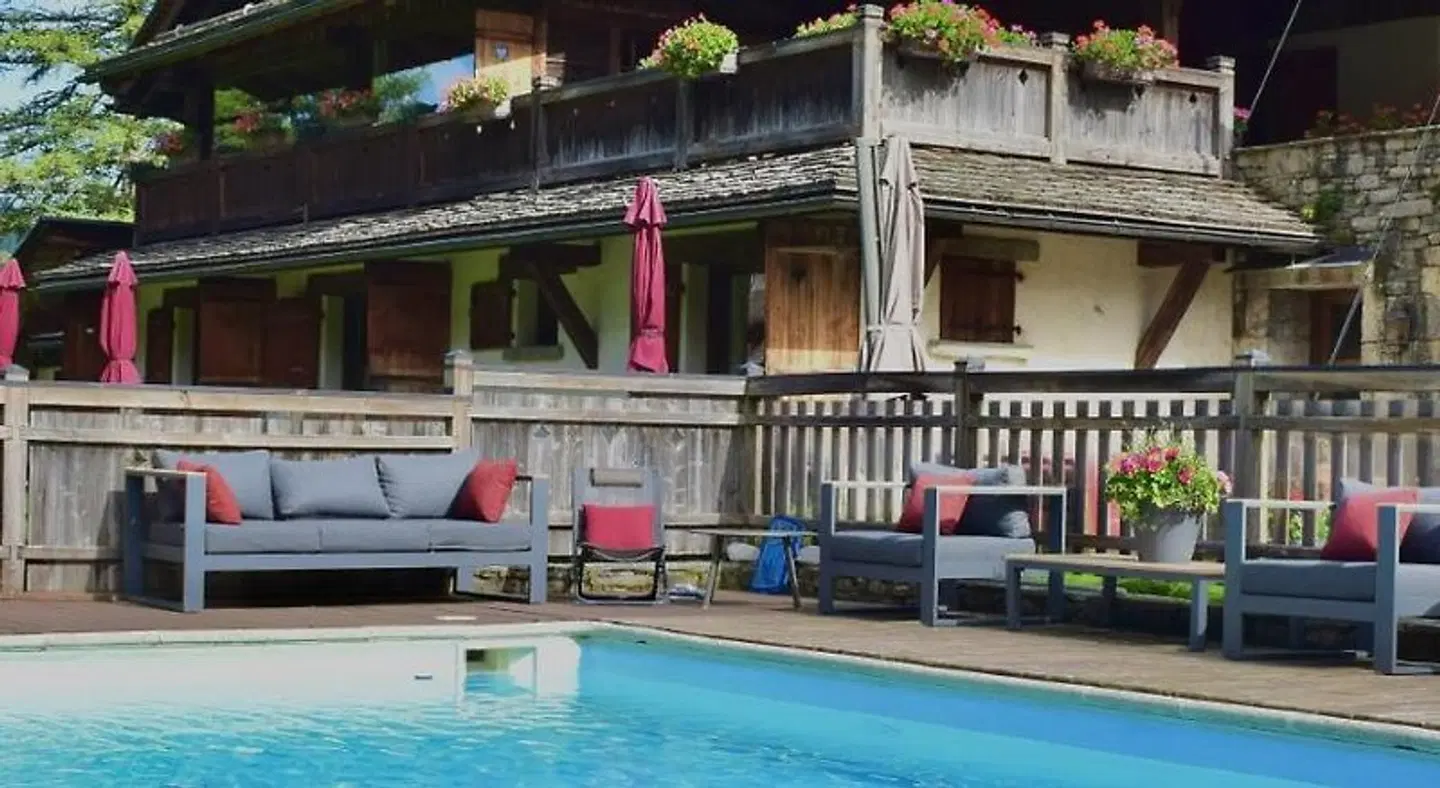Les Chalets de La Serraz OUTDOOR_POOL