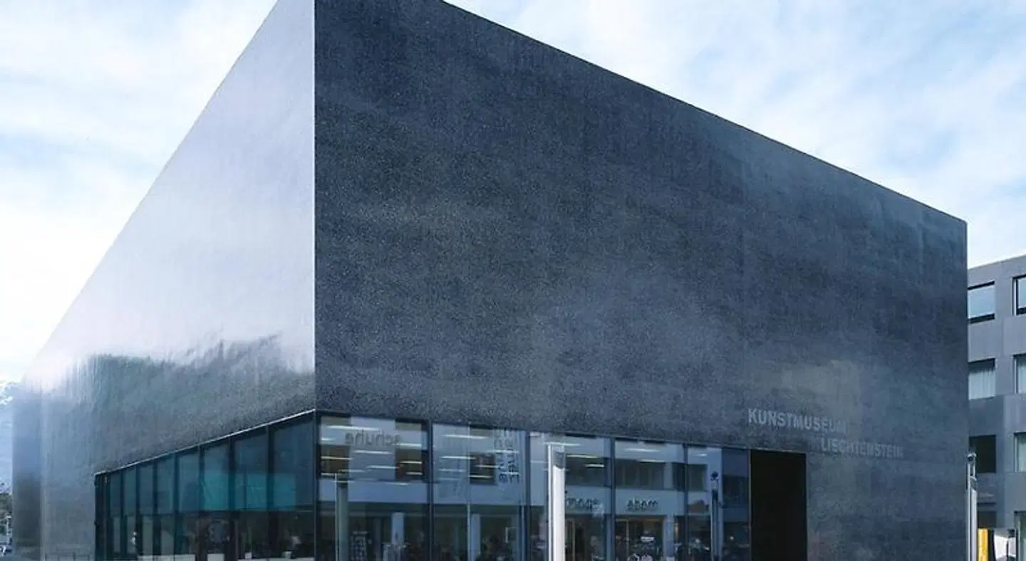 b_smart motel Sevelen EXTERIOR