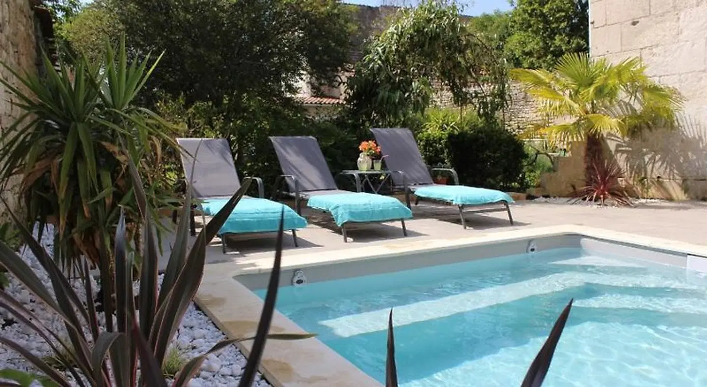 L'Angély OUTDOOR_POOL