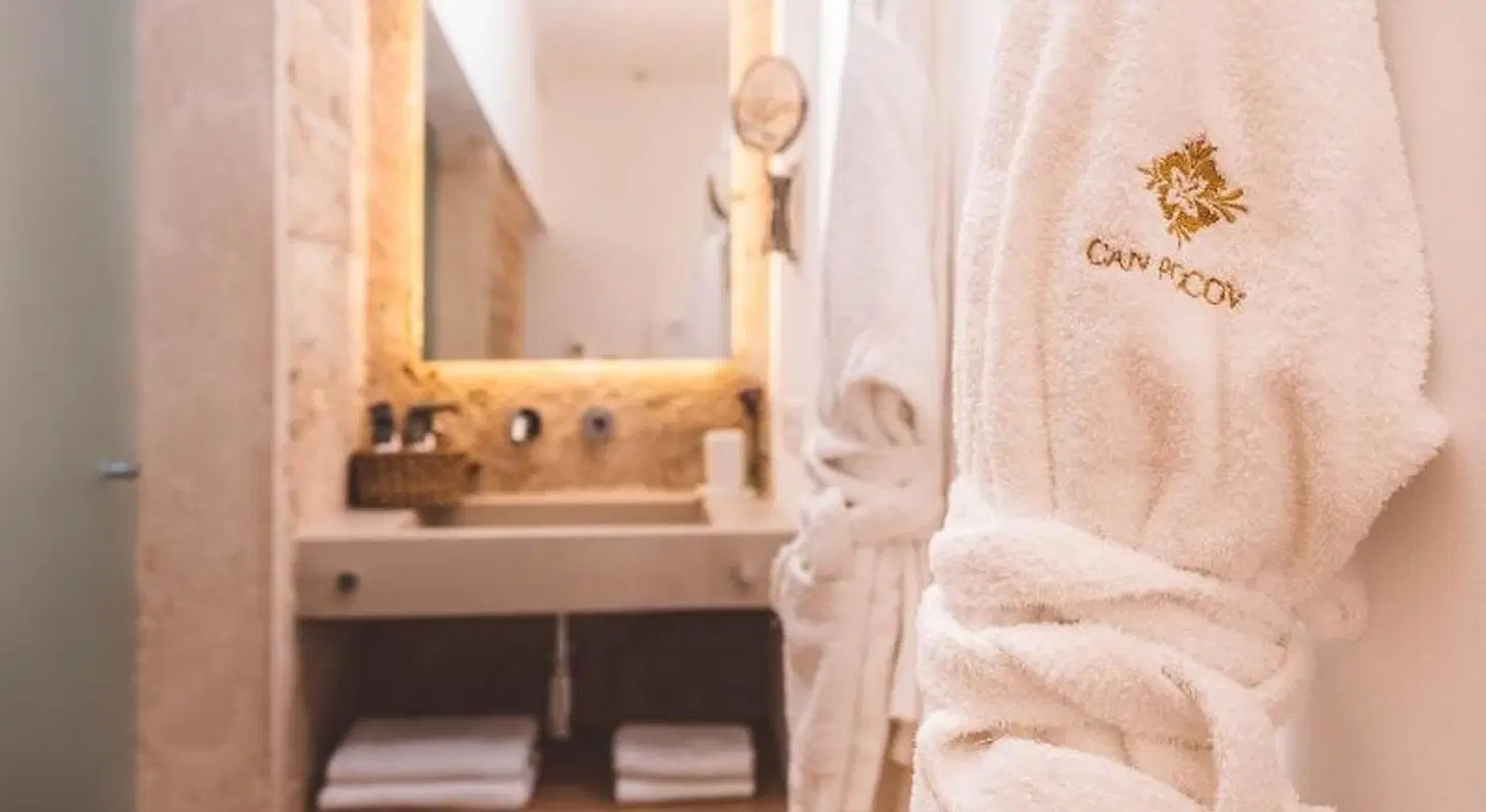 Hotel Boutique Can Pocovi BATHROOM