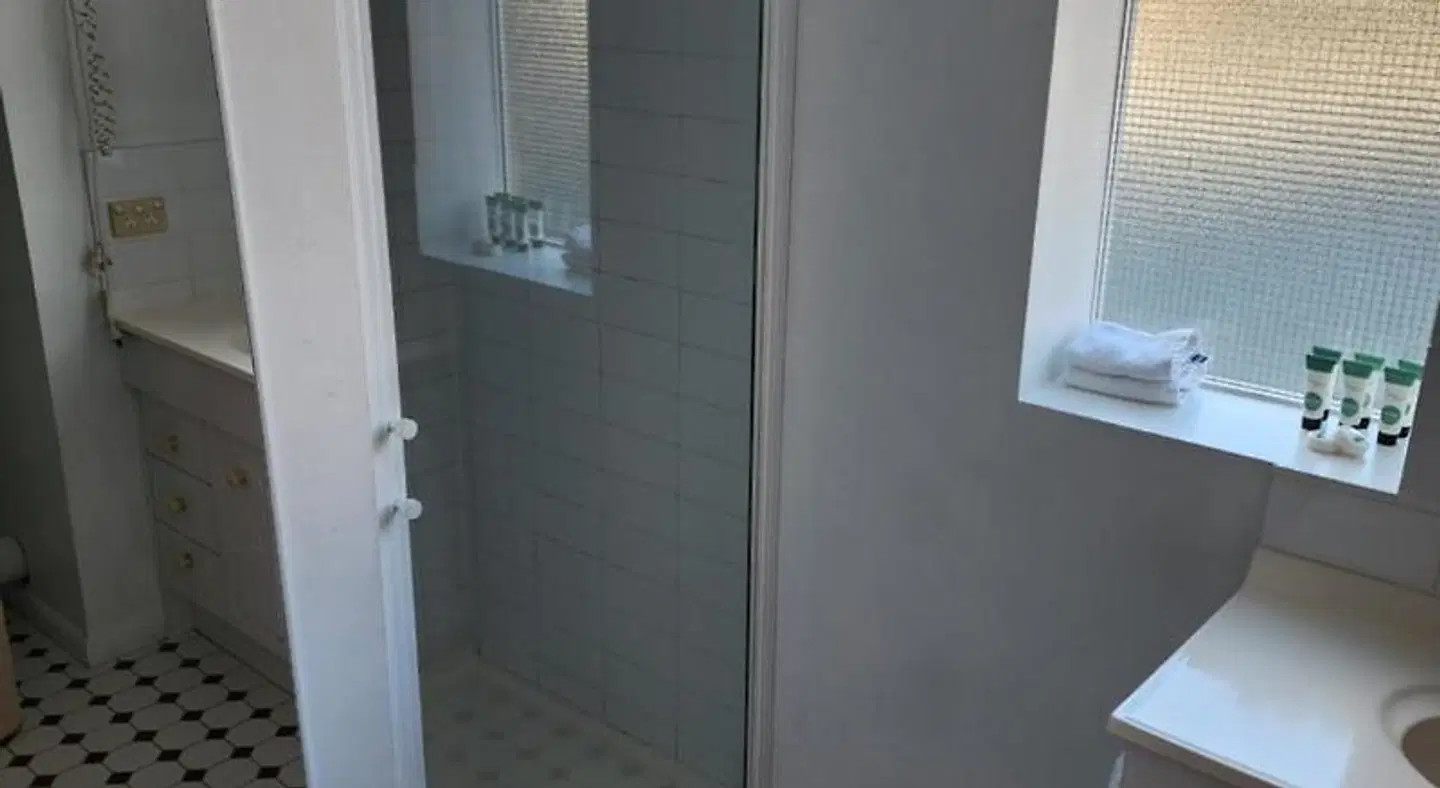 Macquarie Manor Hotel ROOM_EXAMPLE