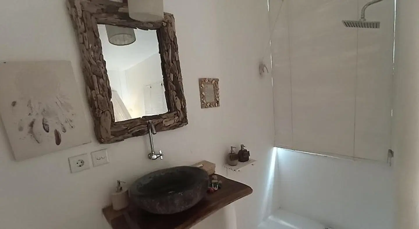 Sal Secret Spot BATHROOM