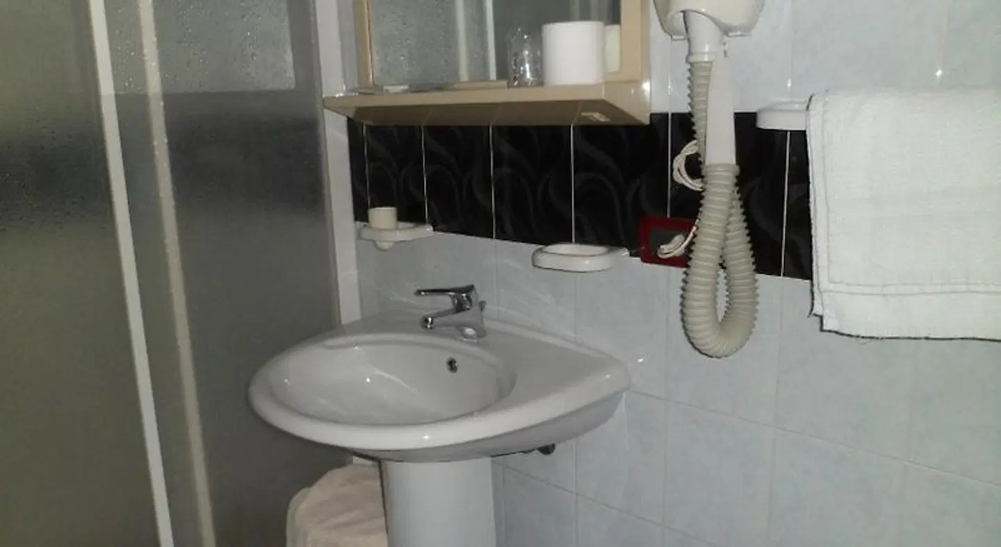 Motel Tempio BATHROOM