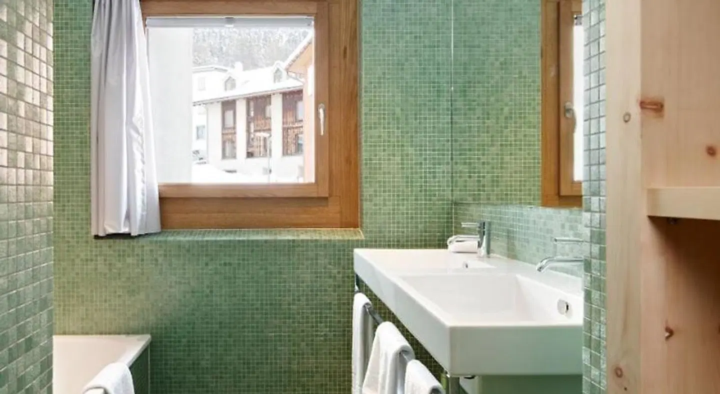 Alpine Lodge Chesa Plattner BATHROOM