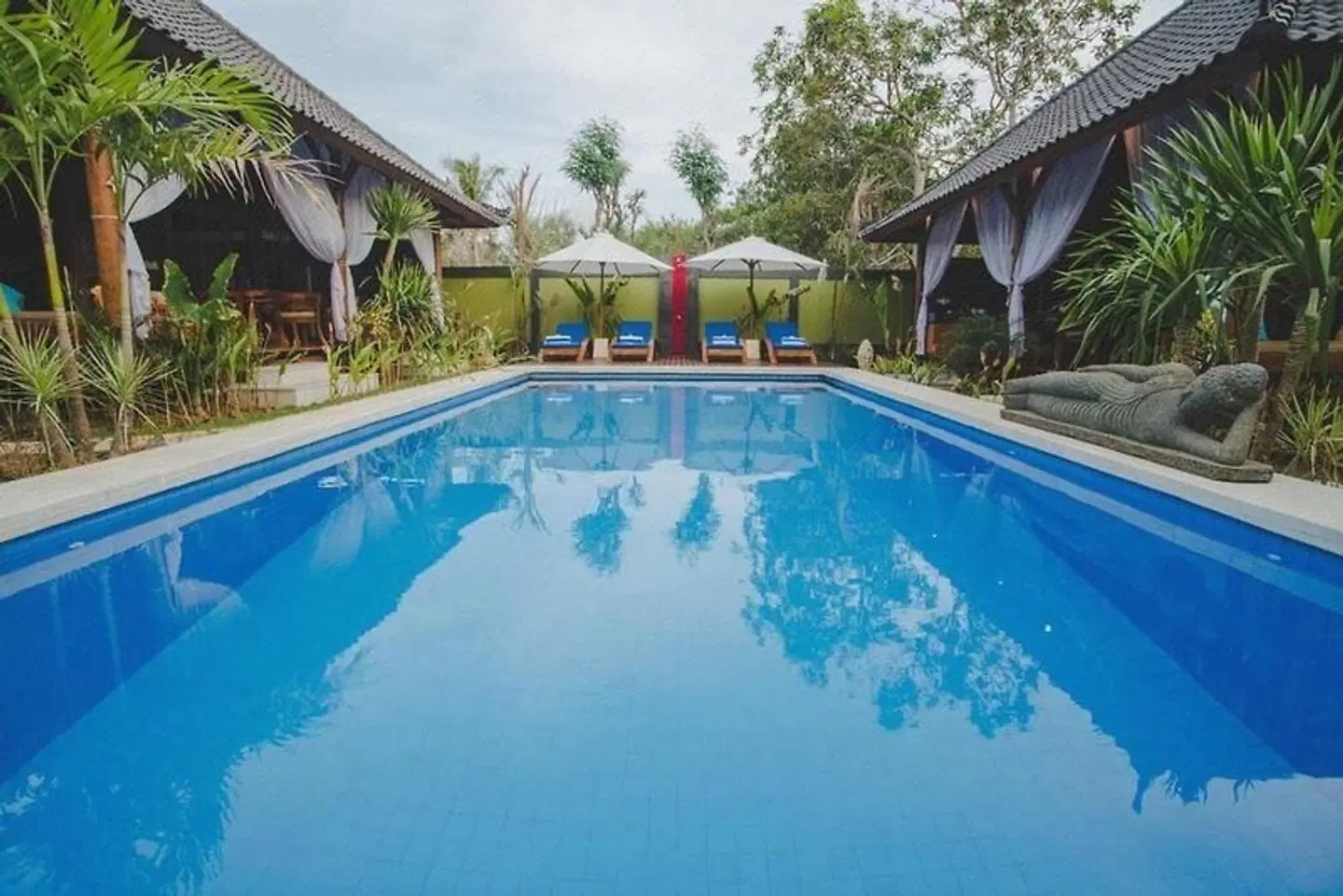 Castaway OUTDOOR_POOL