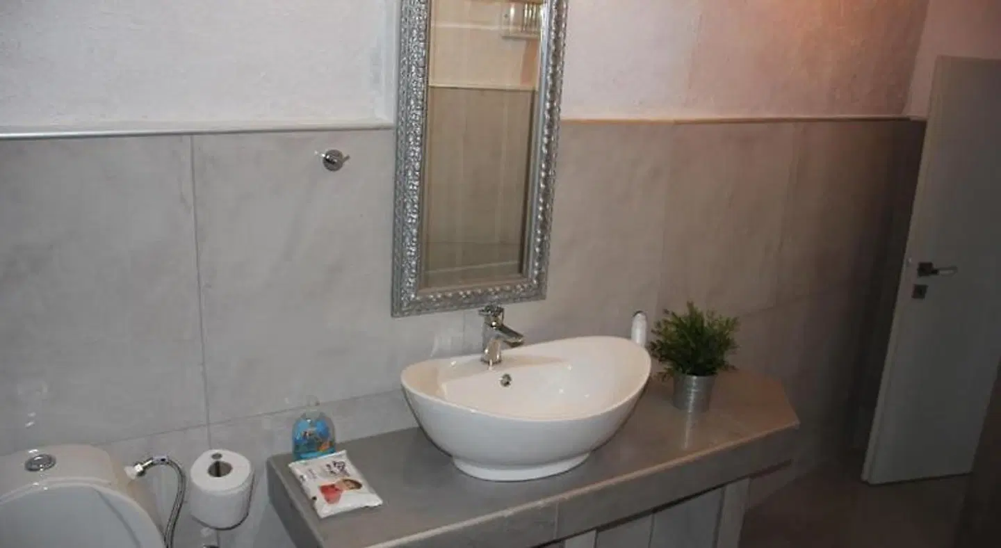 Nefeli Traditional Cave Houses BATHROOM