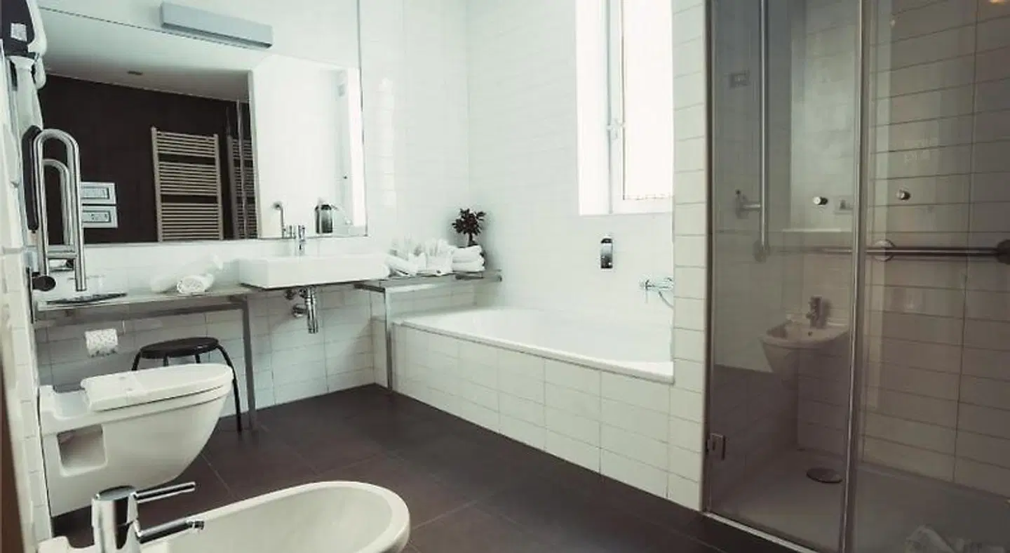 Mod 05 Living Hotel BATHROOM