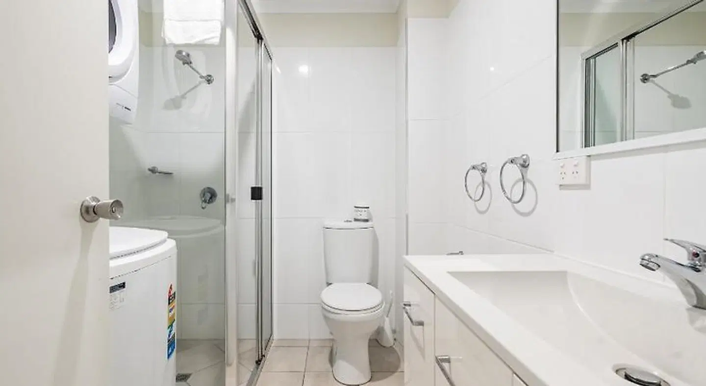 Trinity Beach Pacific BATHROOM