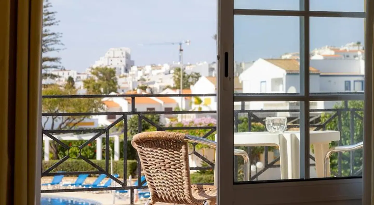 Luz Bay Hotel TERRACE