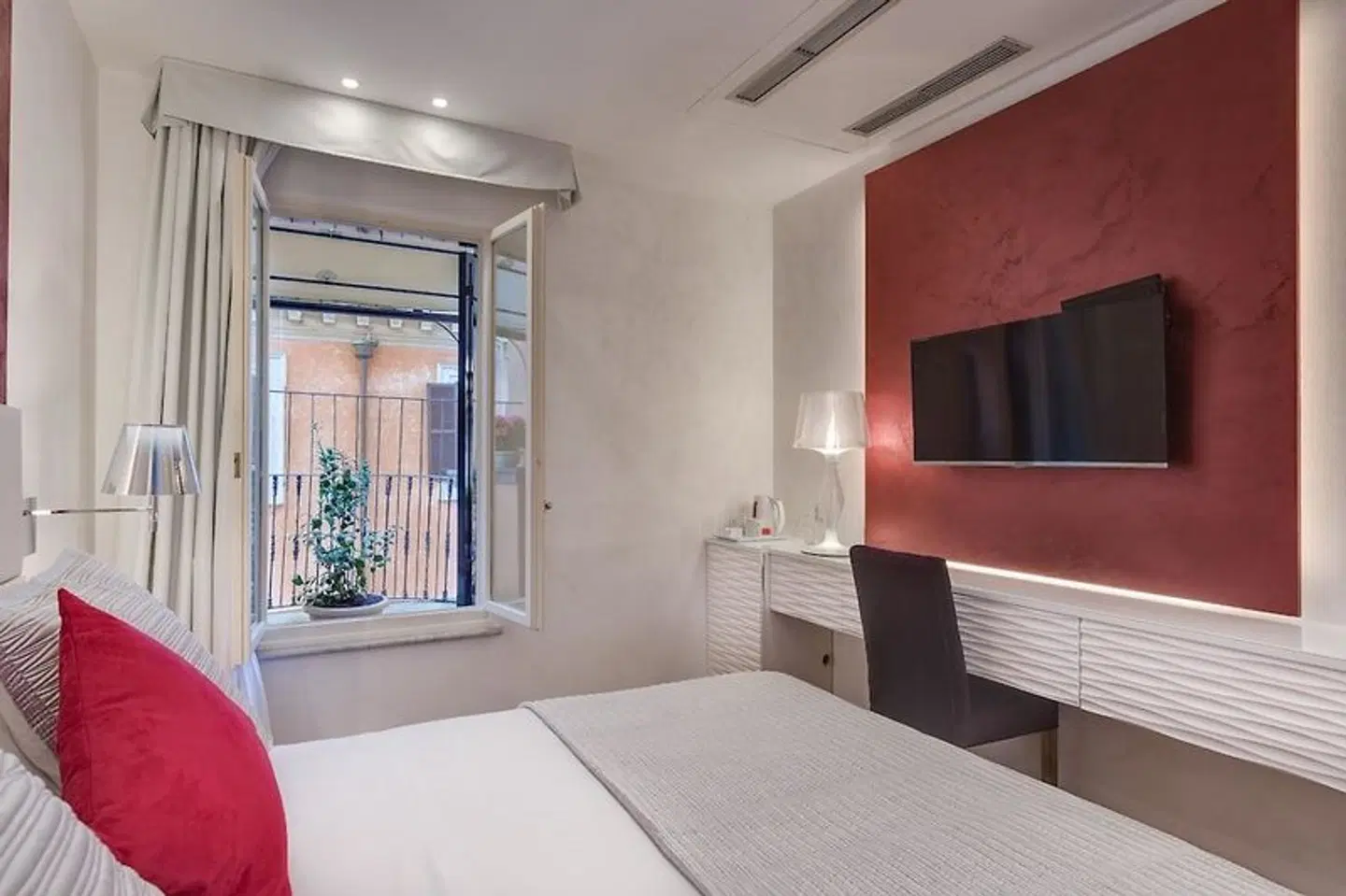 Shali Luxury Suite Spagna ROOM_EXAMPLE