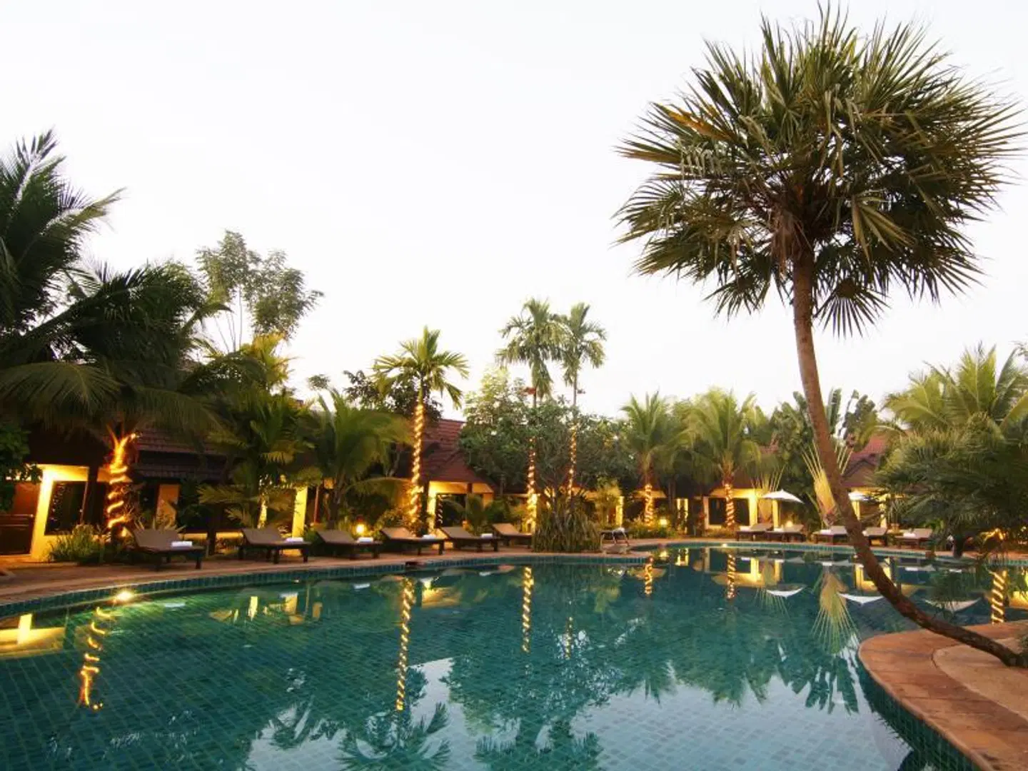 Laluna Resort OUTDOOR_POOL