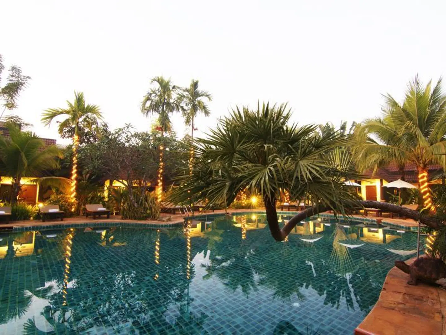 Laluna Resort OUTDOOR_POOL
