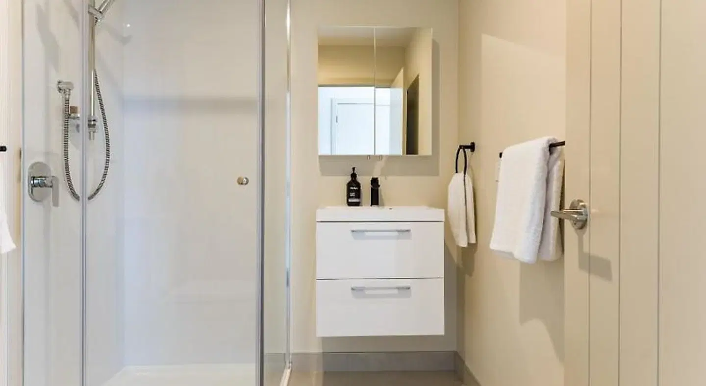 Marina Cove BATHROOM
