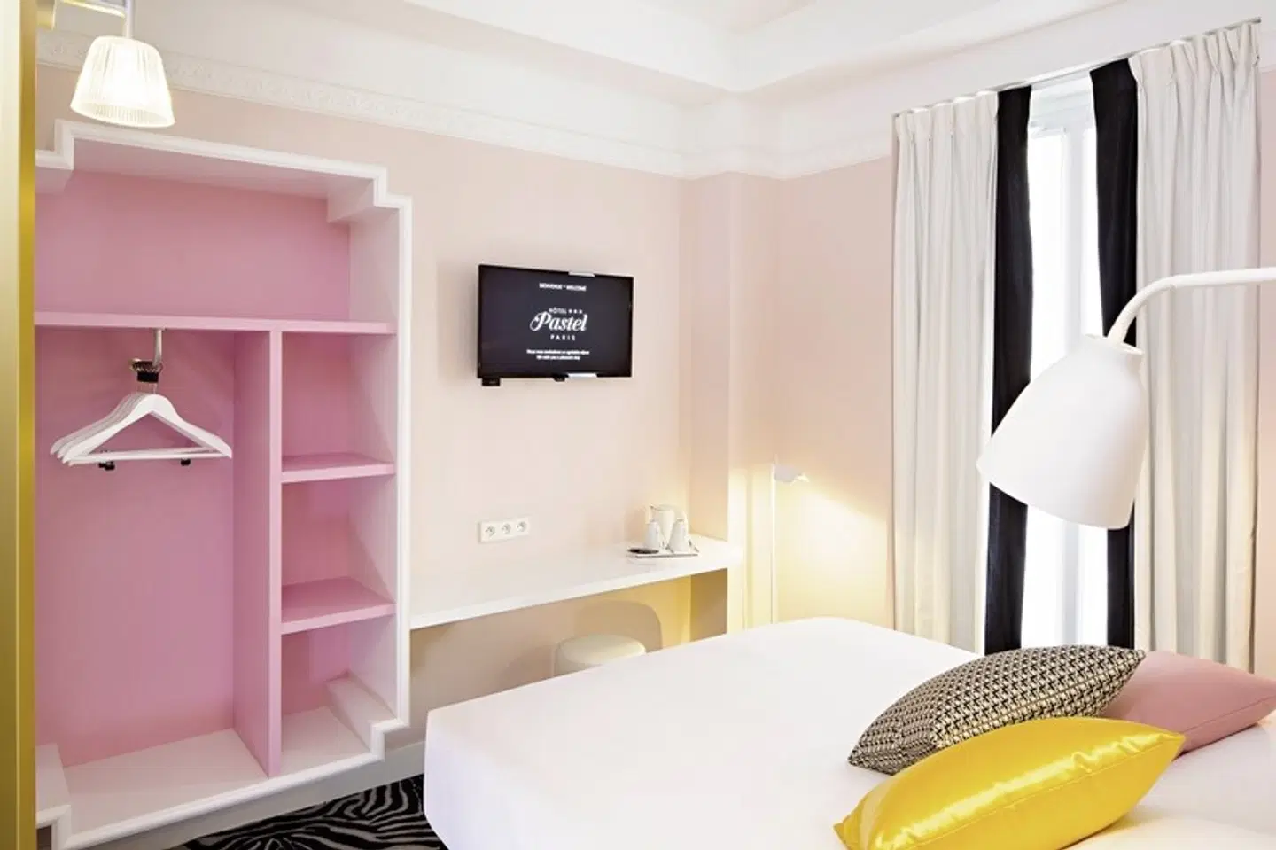 Pastel Paris ROOM_EXAMPLE