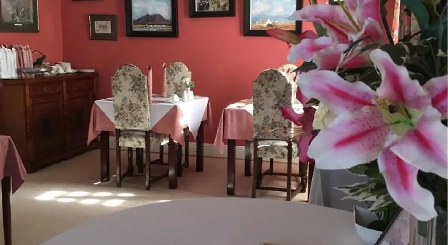 Maple Lodge RESTAURANT